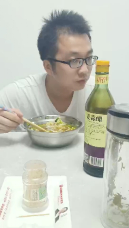 超超的第一张照片--恩施闪婚服务中心